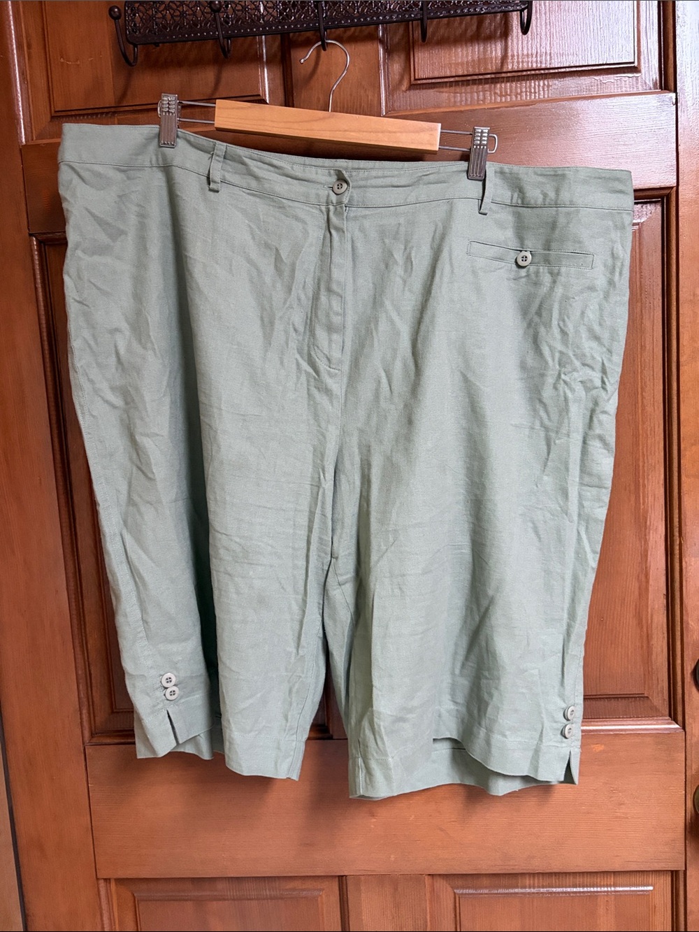 MG Women Light Sage Green Linen Blend Bermuda Shorts Size 3X
